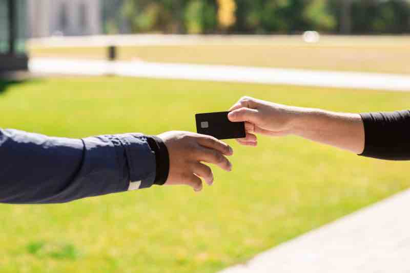 how to get cash from prepaid visa debit card